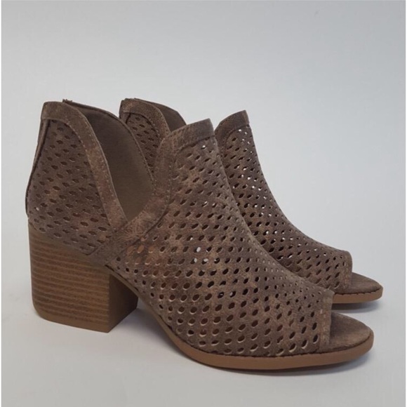 Qupid Booties - Picture 2 of 4